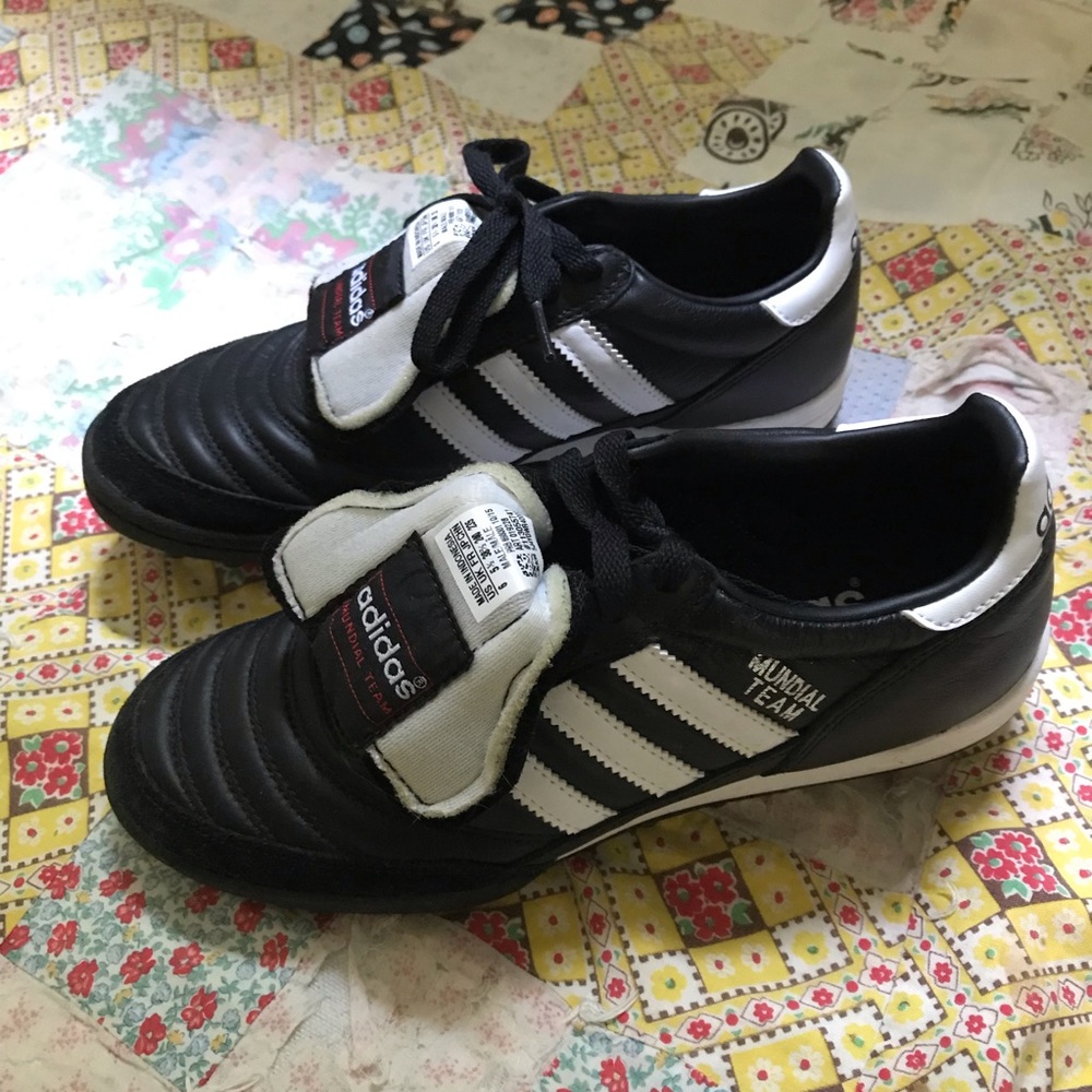 Adidas Turf Shoes Men’s Size 6/Women’s Size 8